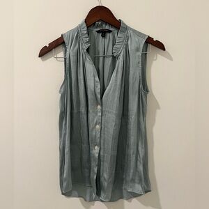 Banana Republic Sleeveless Blouse in Light Blue